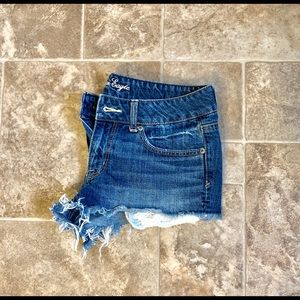 American eagle distressed jean shorts